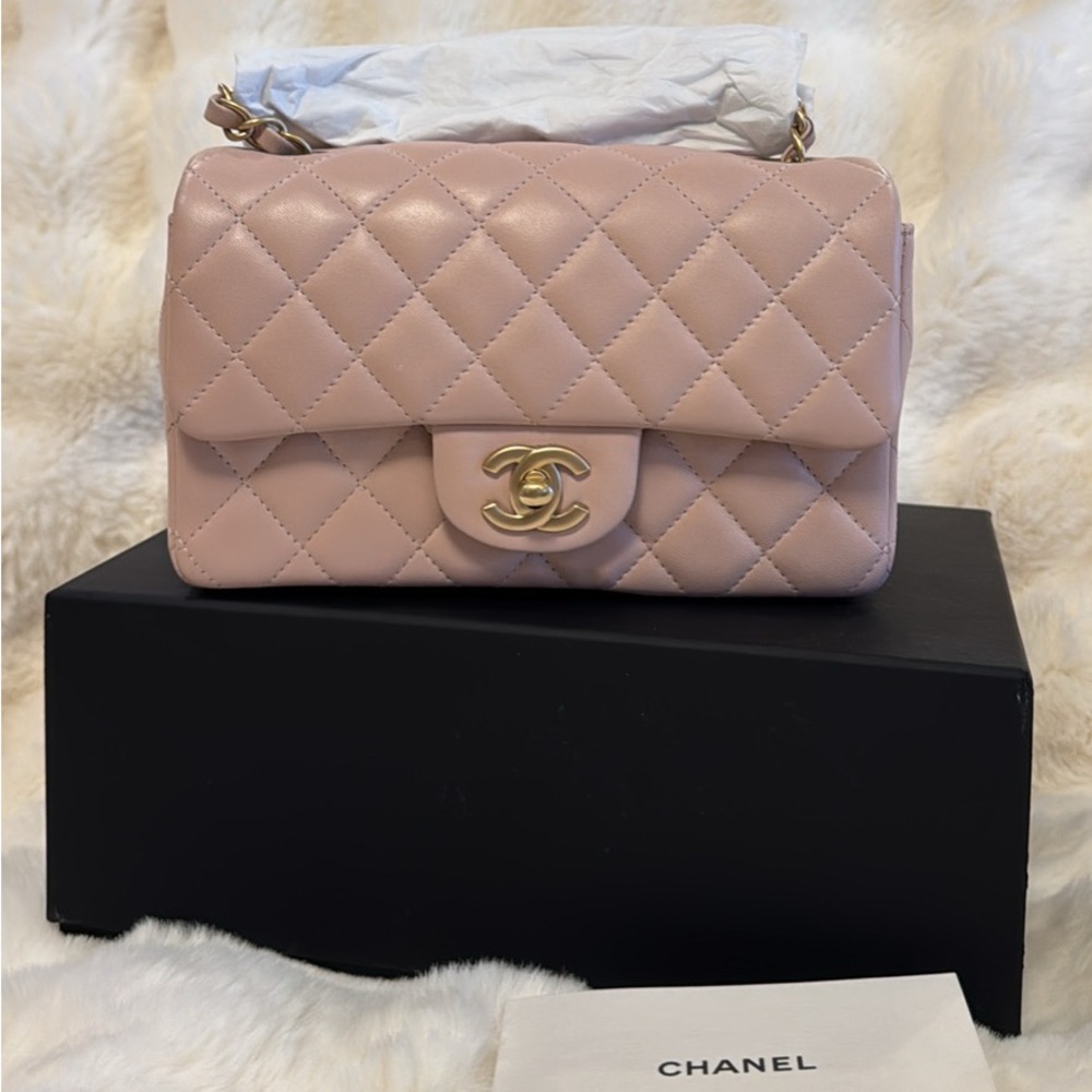 SOLD* Chanel Quilted Lambskin Mini classic flap GHW like new condition - Picture 1 of 6